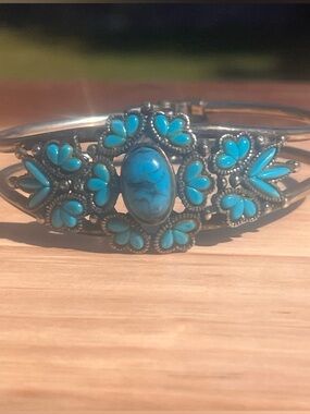 Vintage Southwestern Turquoise Cluster Cuff